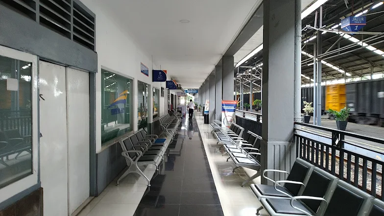 stasiun kereta tanjung karang